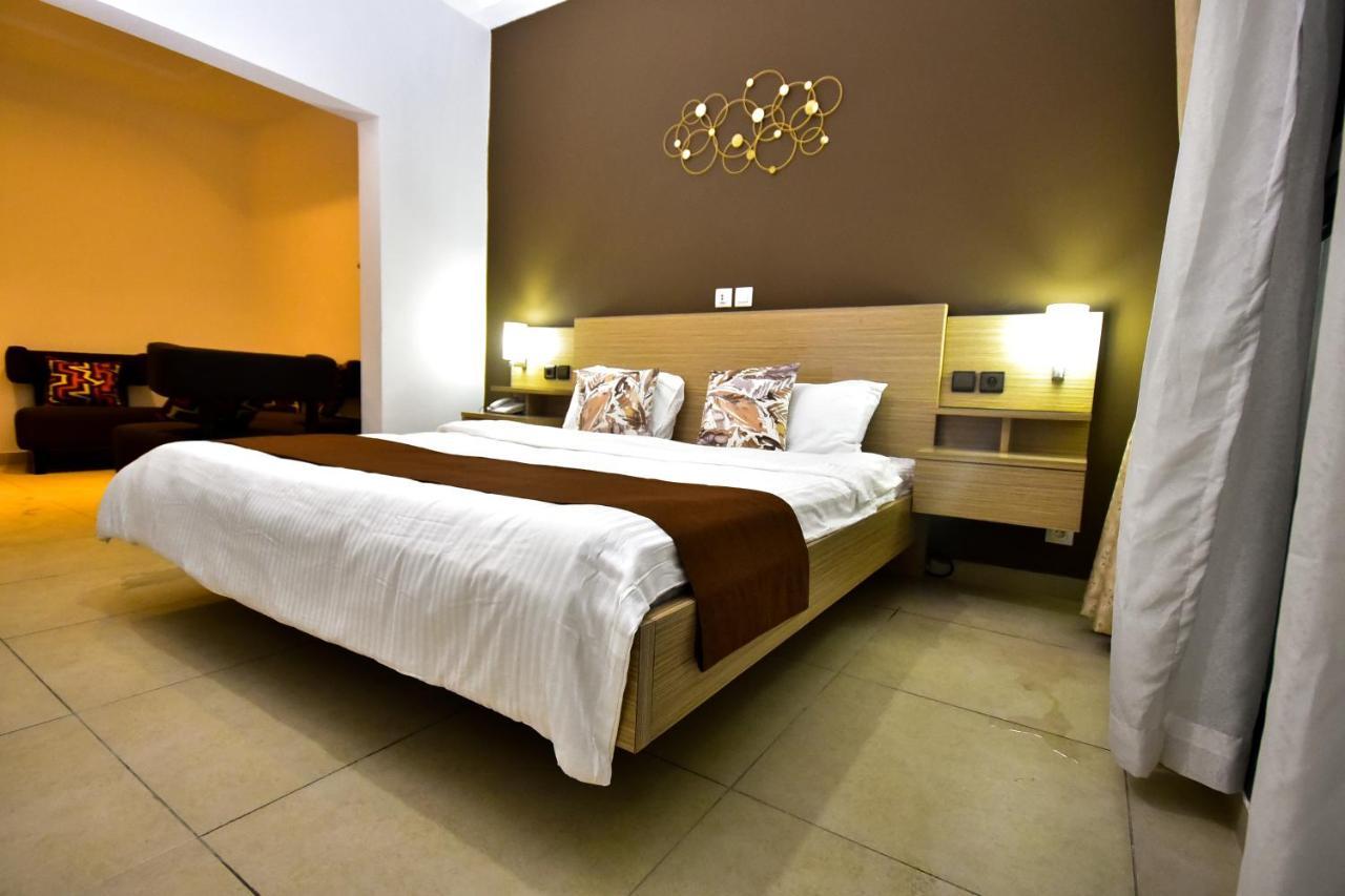 Robert'S Hotel Abidjan Esterno foto