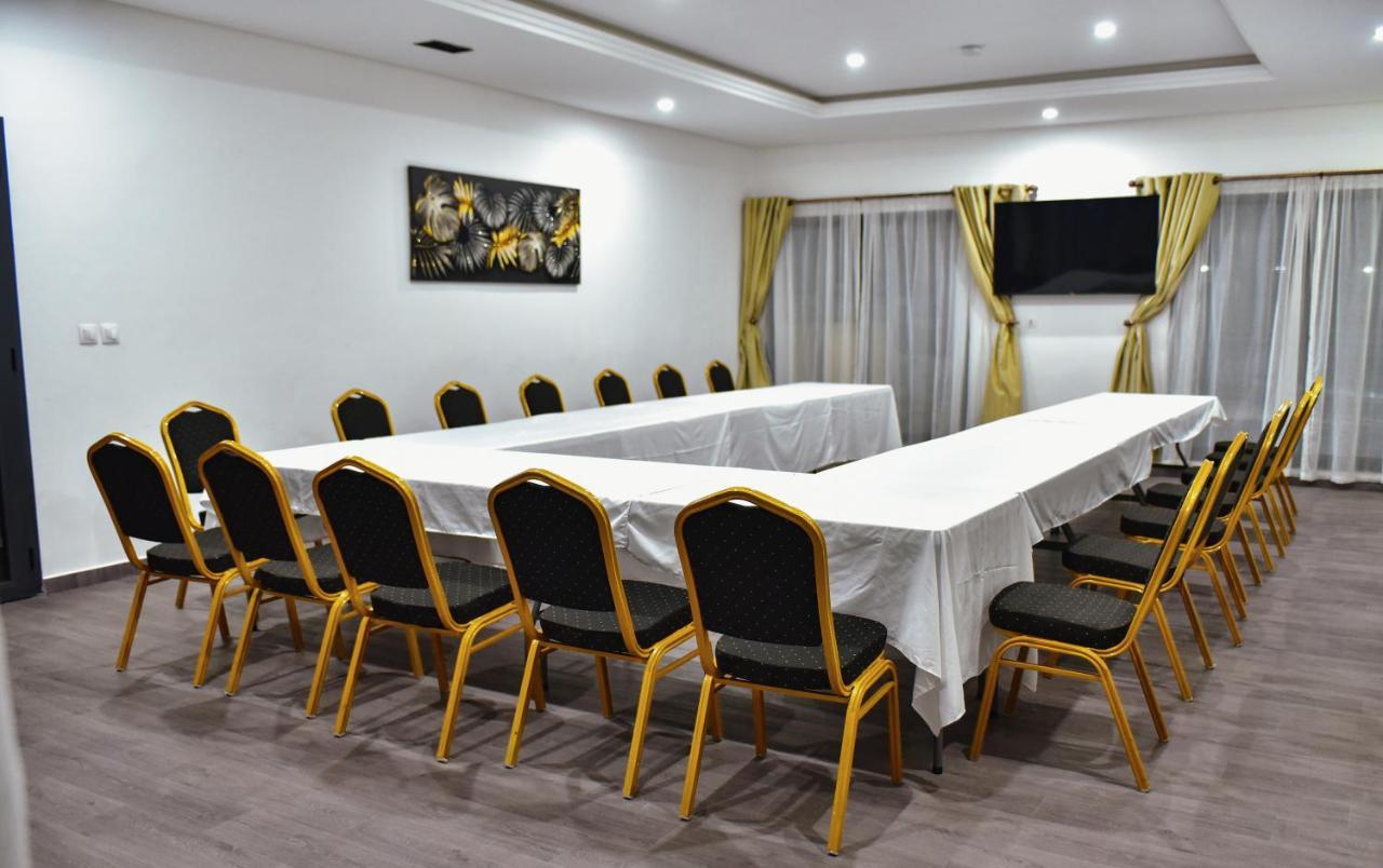 Robert'S Hotel Abidjan Esterno foto