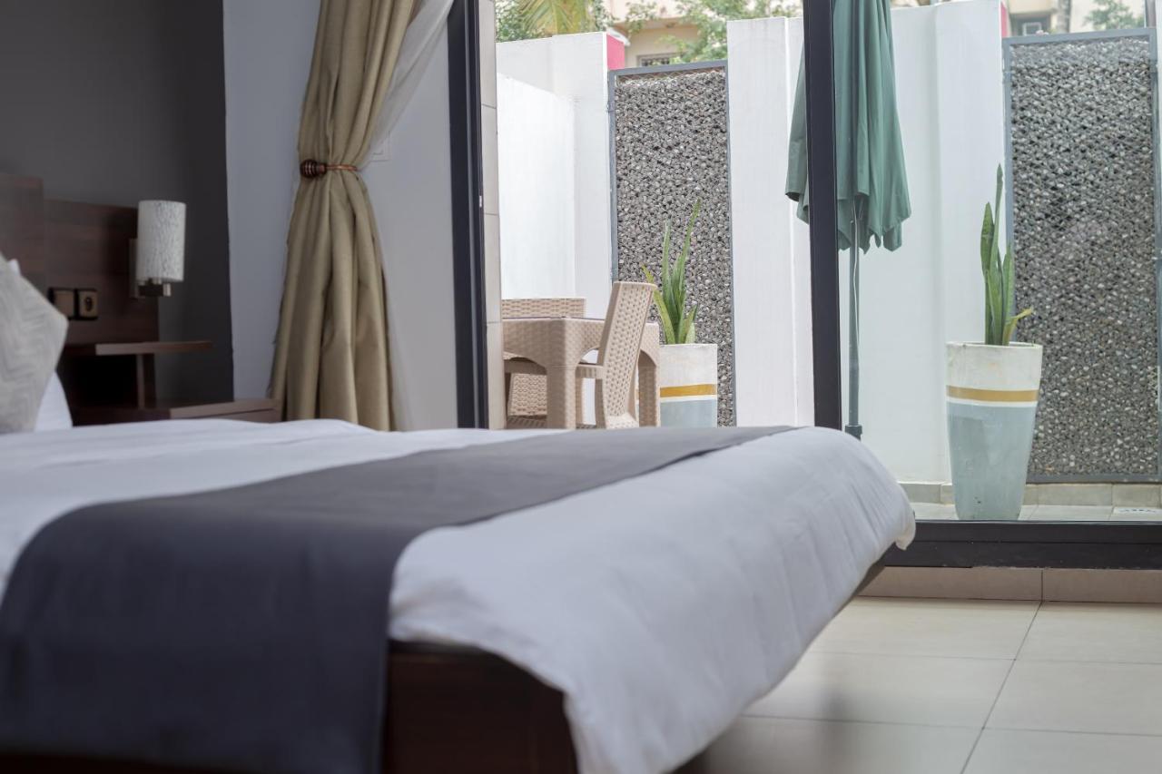 Robert'S Hotel Abidjan Esterno foto