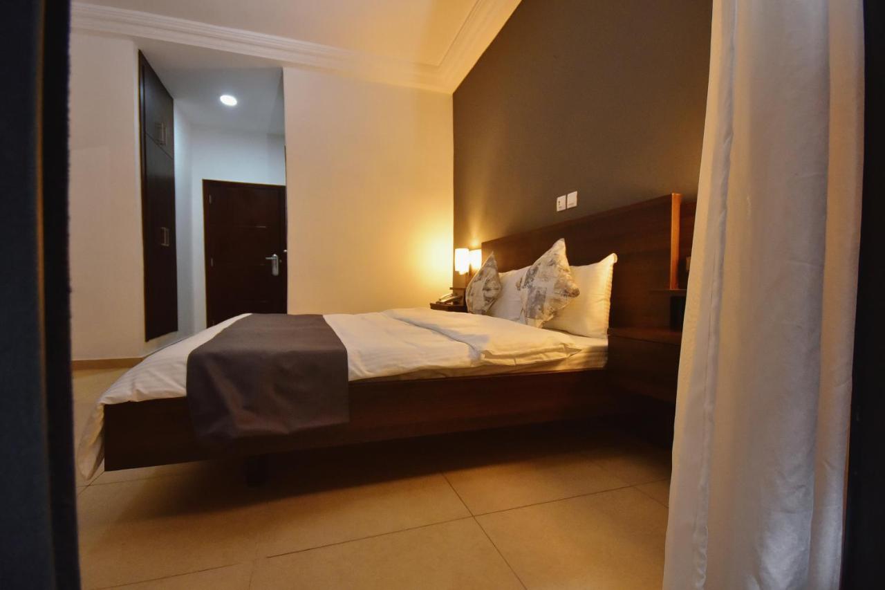 Robert'S Hotel Abidjan Esterno foto